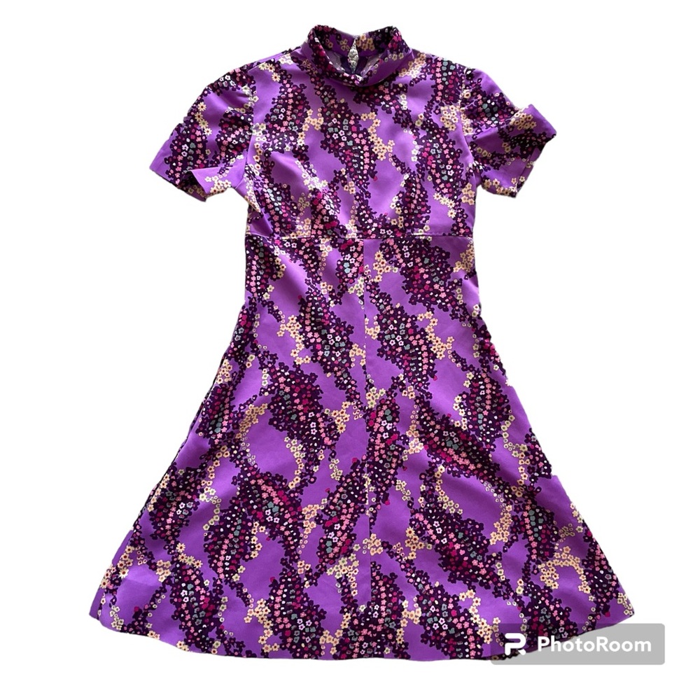 Vintage 1970s purple ditzy floral dolly mini dress.